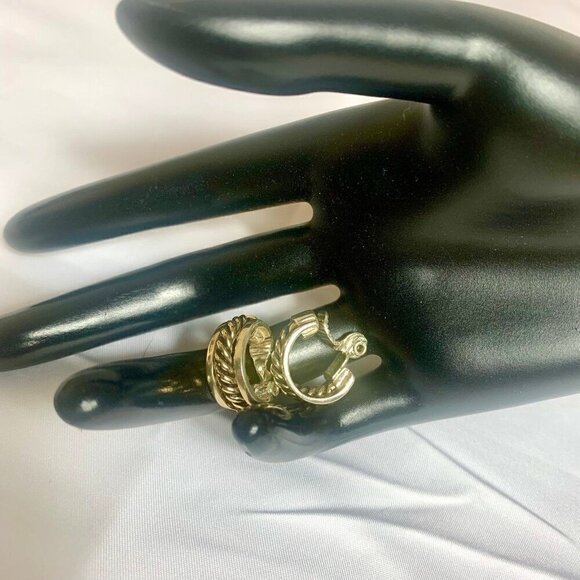 Vintage Monet Gold Tone Clip On Earrings - Picture 7 of 9